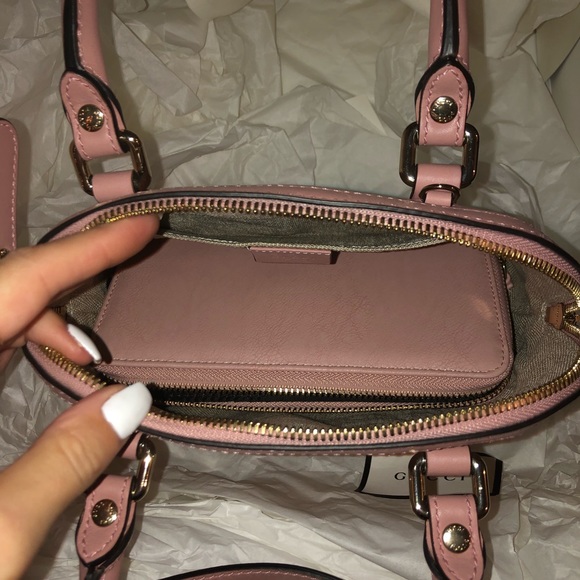 Limited edition Pink Gucci bag and Tahari wallet - Picture 5 of 8